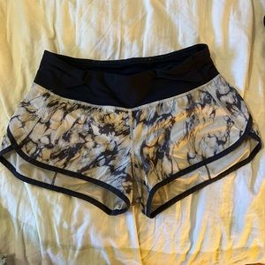 Lululemon 2.5” lined shorts size 4
